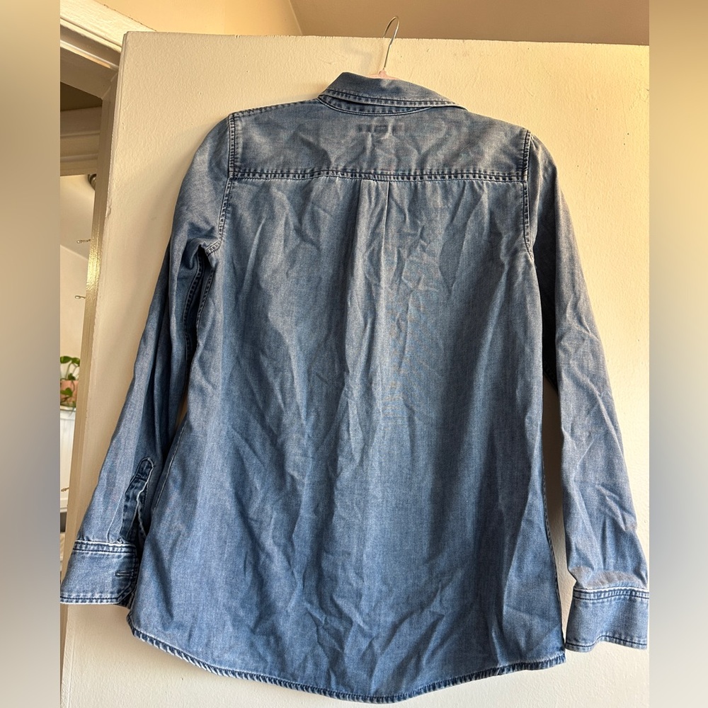 Banana Republic Light Blue Denim Shirt - Picture 4 of 4
